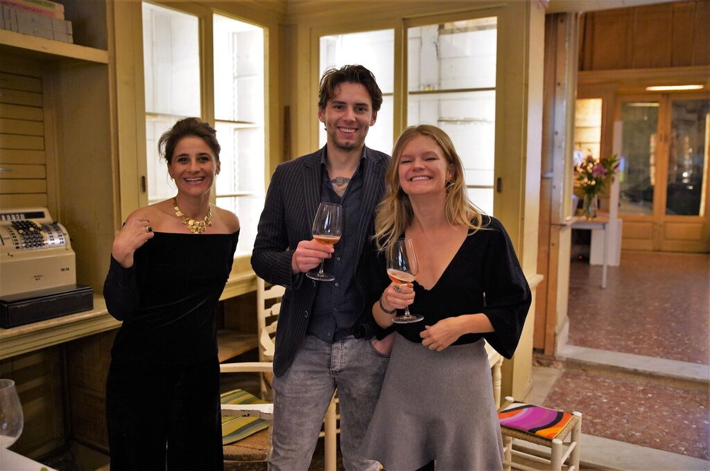 The artist and two guests of the atelier