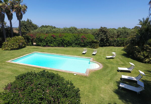 Villa Del Parco: The private dream pool of Villa nel Parco