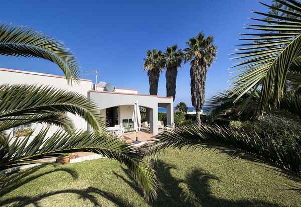 Casa Coco: The house is part of San Lorenzo residence: with wide boulevards, direct access to a beautiful beach and well tended gardens.