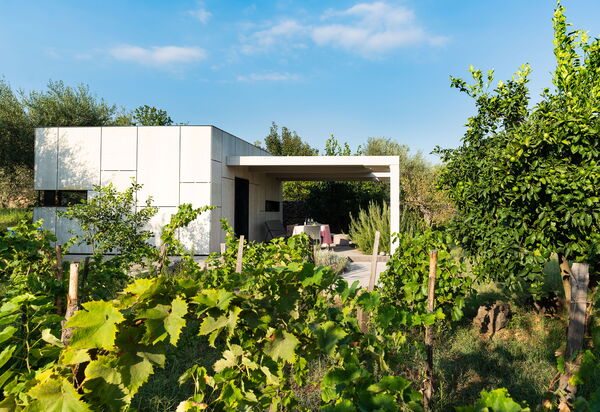 Casa Tamì: A perfect base for a solo traveller or a couple to enjoy Mt Etna and its wine. The sea is at a short drive.